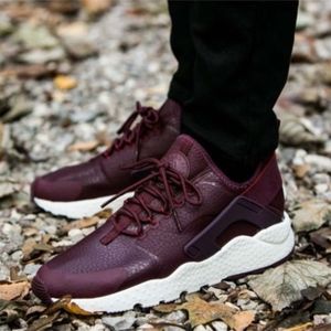 Women's Nike Air Huarache Run Ultra (Size 6.5)